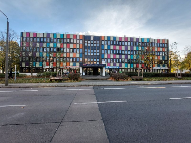 Sitz von Selena Pflegedienst in Berlin-Marzahn, Havemannstraße 24 – modernes Ärztehaus, in dem Selena Pflegedienst sein Büro hat.